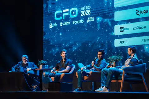 Painel de especialistas diante do painel de patrocinadores